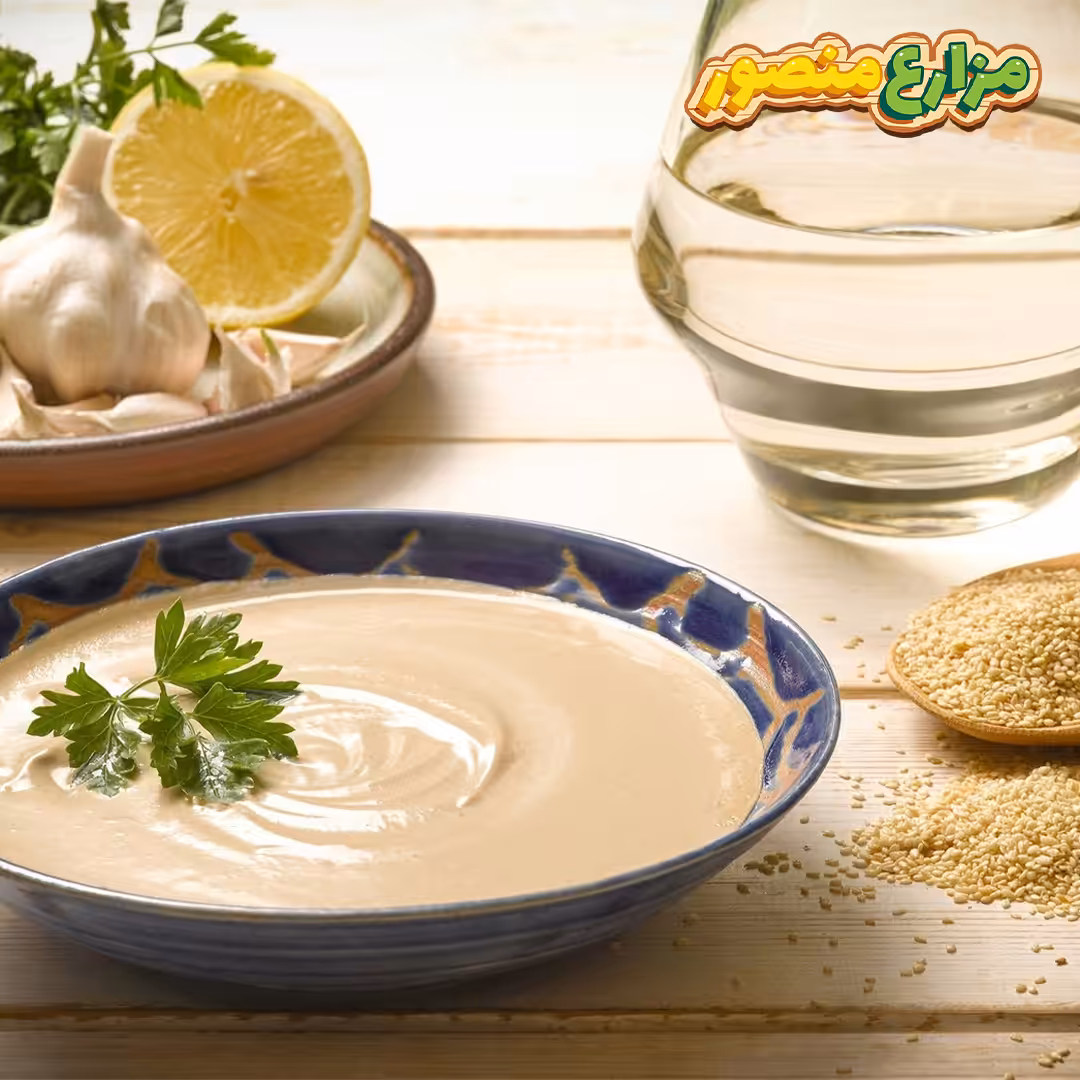 طريقة عمل الطحينة بالسمسم والدقيق ويمكنك استخدام السمسم الأبيض أو السمسم المحمص وفقًا إلى رغبتك